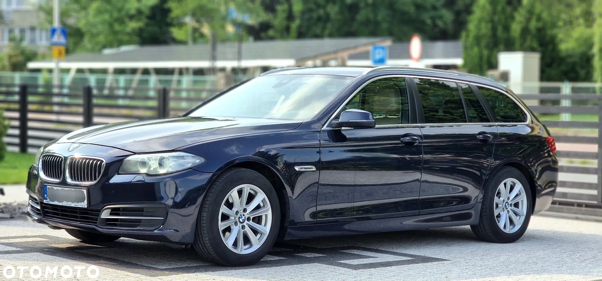 BMW Seria 5 520d xDrive - 1
