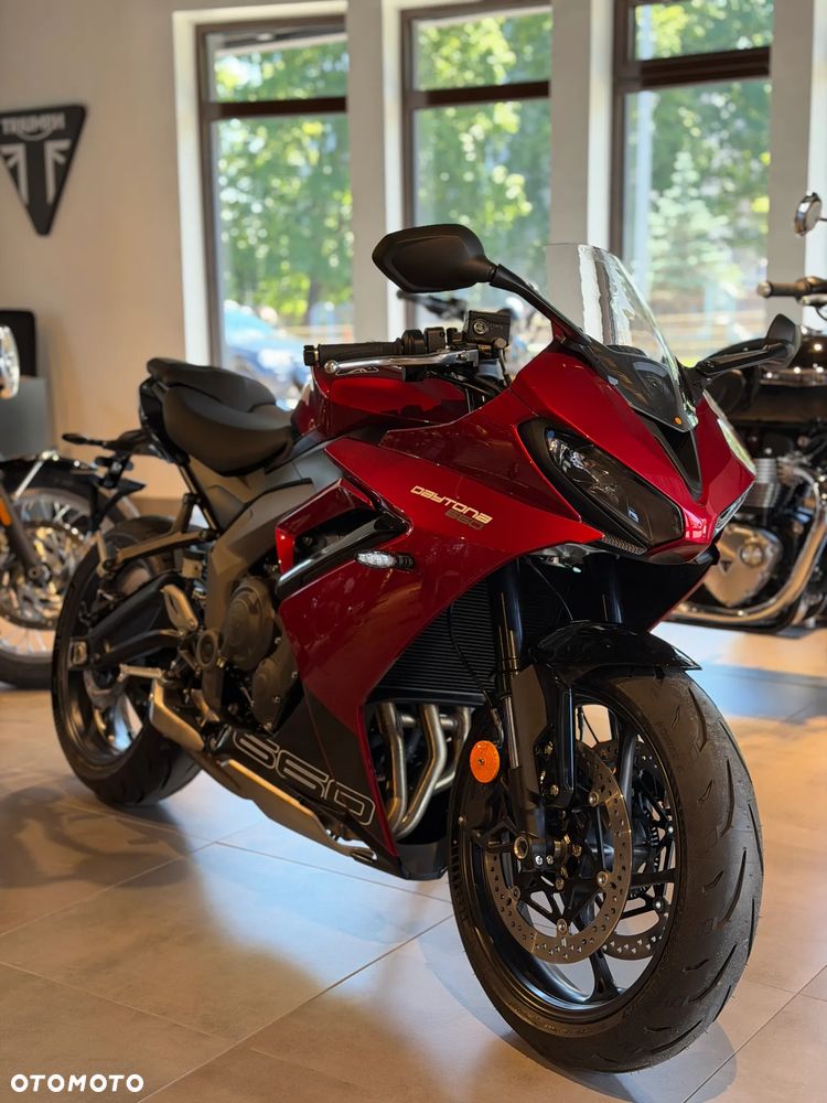 Triumph Daytona - 22