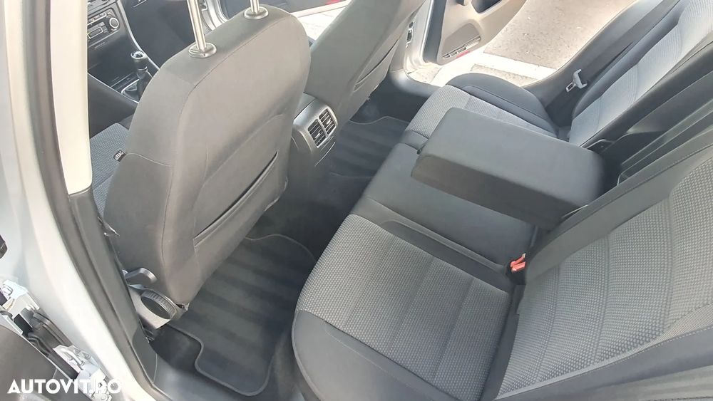 Volkswagen Golf 2.0 TDI DPF Comfortline - 25