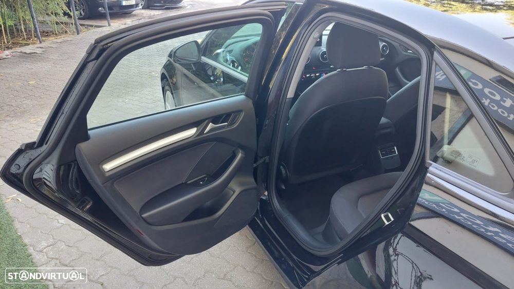 Audi A3 Limousine 30 TDI Design - 15