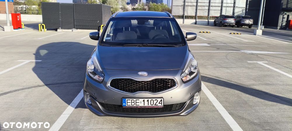 Kia Carens - 8