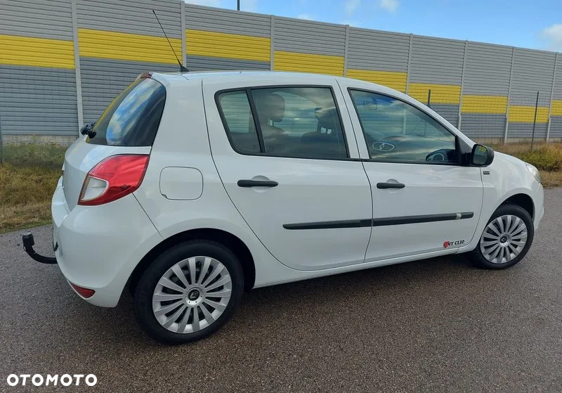 Renault Clio 1.2 16V 75 Yahoo - 4