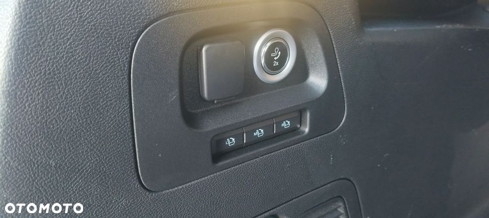 Ford S-Max 2.0 EcoBlue Titanium - 26