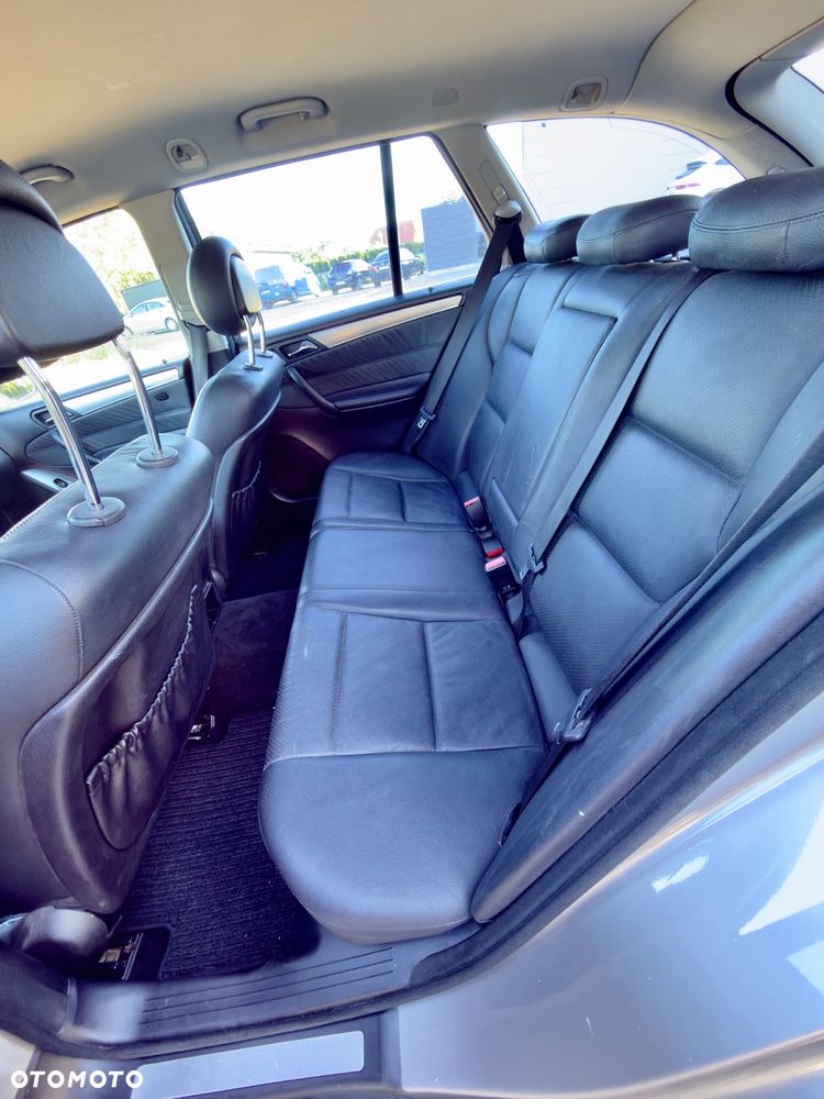 Mercedes-Benz Klasa C 220 T CDI Avantgarde - 12