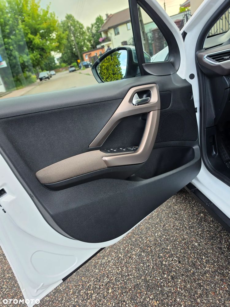 Peugeot 2008 1.6 VTi Allure - 34
