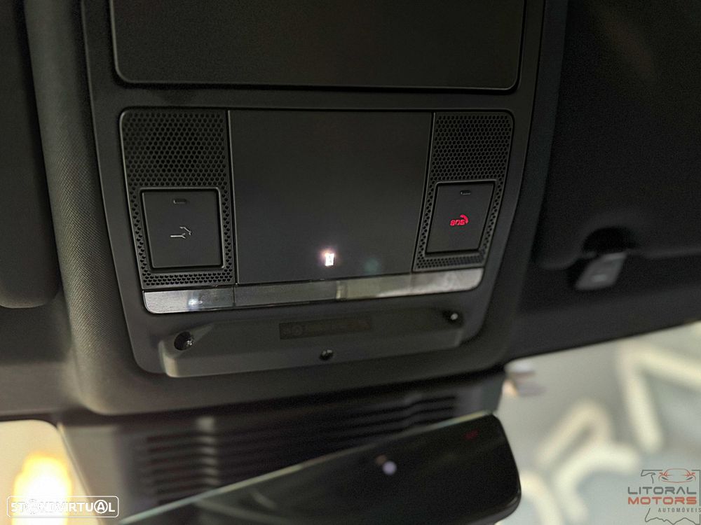 Land Rover Discovery Sport P300e R-Dynamic S - 22