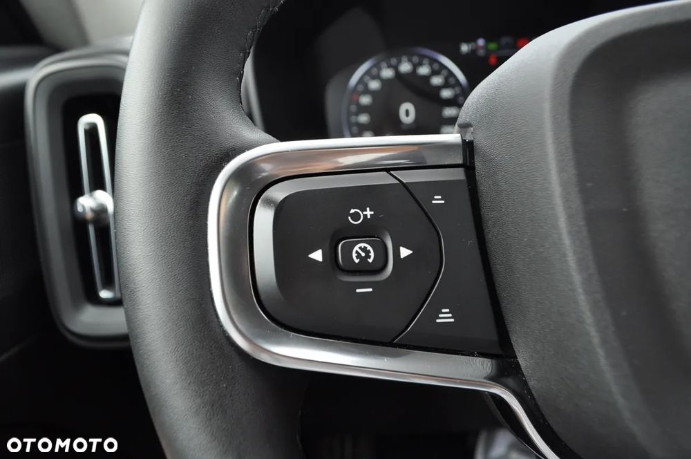 Volvo XC 40 T3 Momentum Core - 36