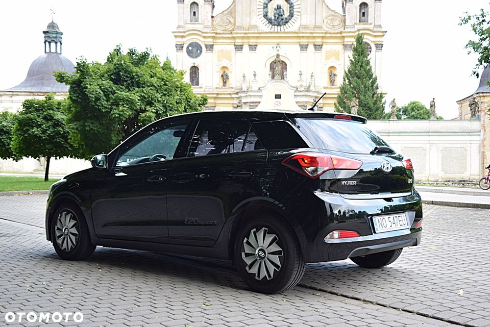 Hyundai i20 blue 1.2 Classic - 7