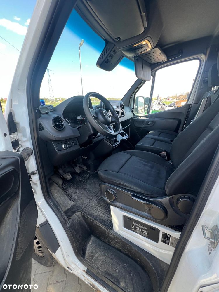 Mercedes-Benz Sprinter - 4
