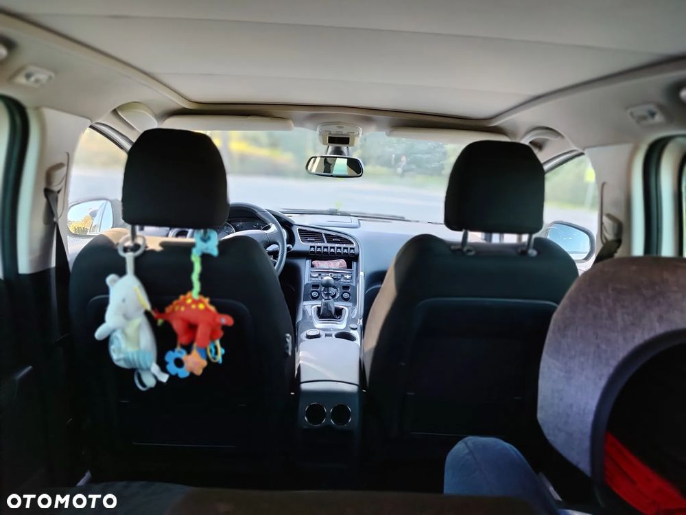 Peugeot 3008 1.6 HDi Premium - 9