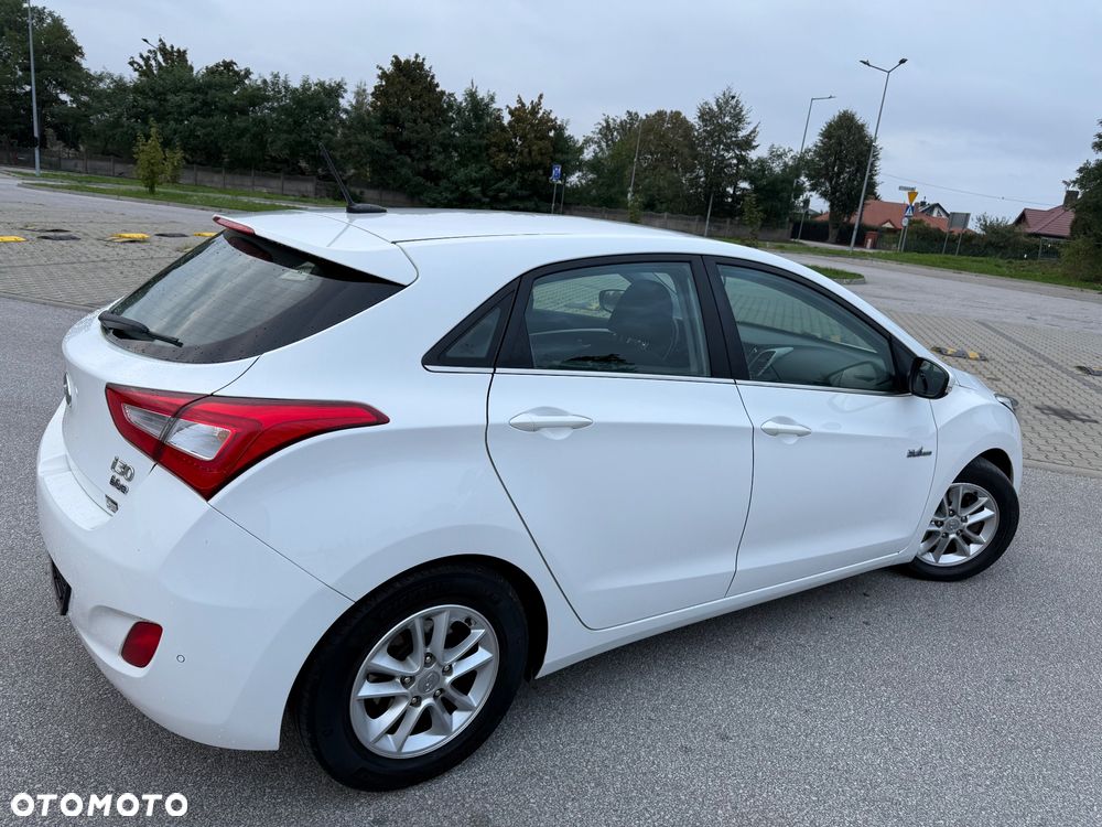 Hyundai i30 blue 1.6 GDI YES Gold - 16