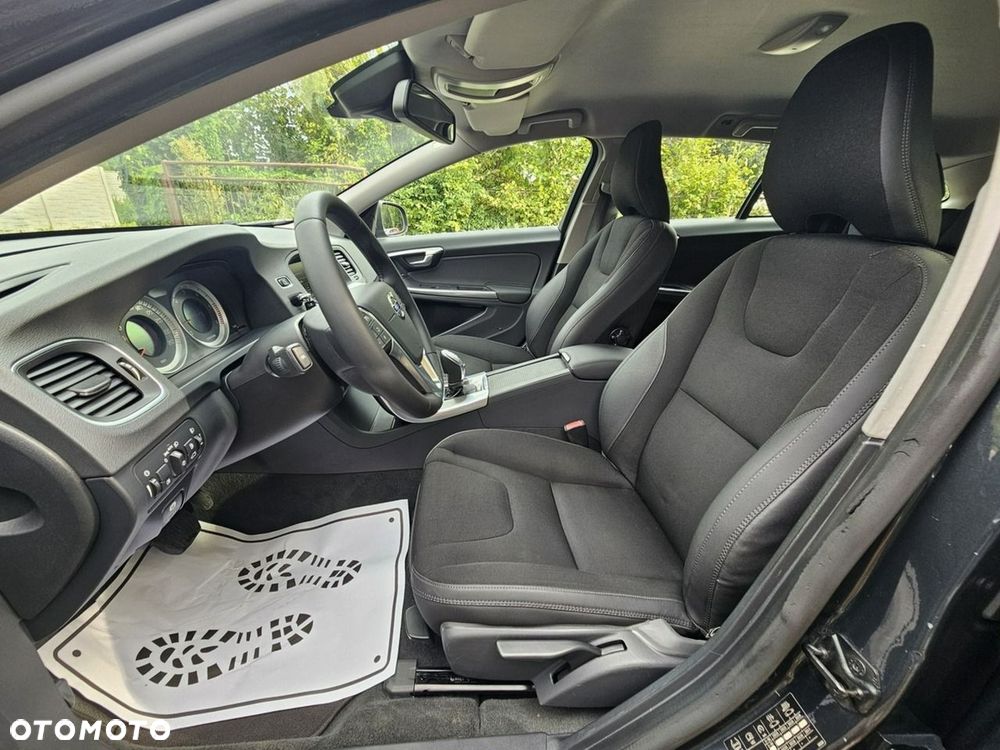 Volvo V60 D4 Geartronic Momentum - 13