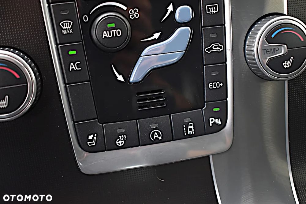 Volvo V60 D4 Geartronic R-Design - 28