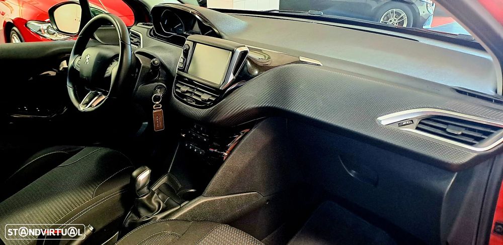 Peugeot 208 1.2 PureTech Allure - 10