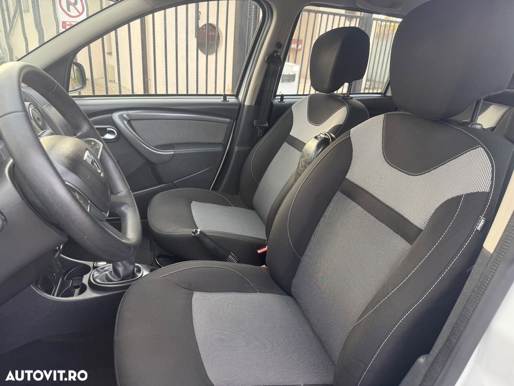 Dacia Duster 1.6 SCe Essential - 19