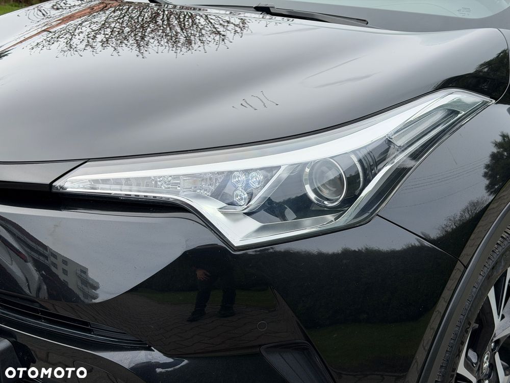 Toyota C-HR 1.2 Turbo Team Deutschland - 11