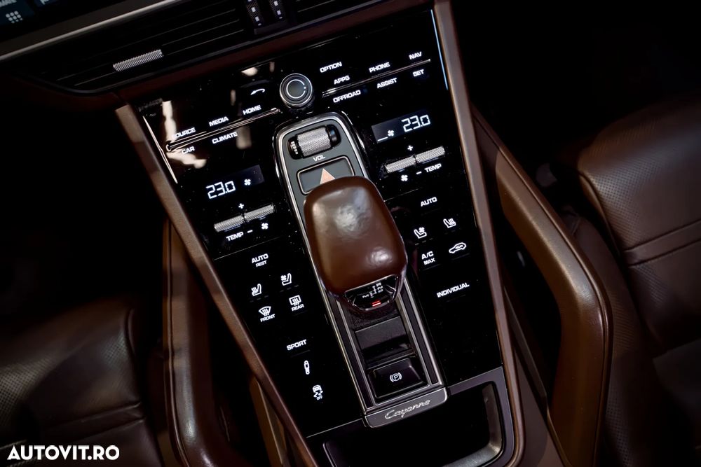 Porsche Cayenne Tiptronic S Platinum Edition - 14