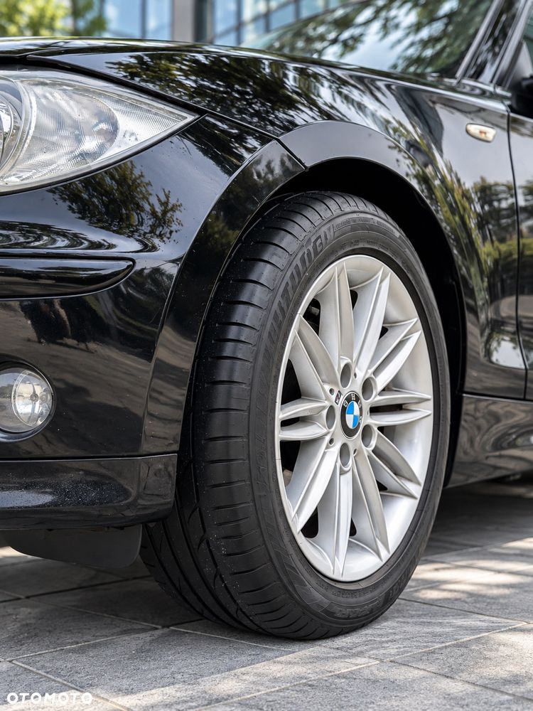 BMW 116I 2010 photo 2