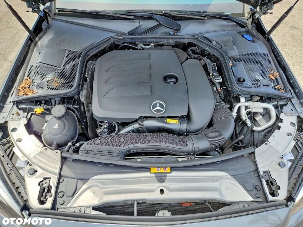 Mercedes-Benz Klasa C 300 9G-TRONIC AMG Line - 10