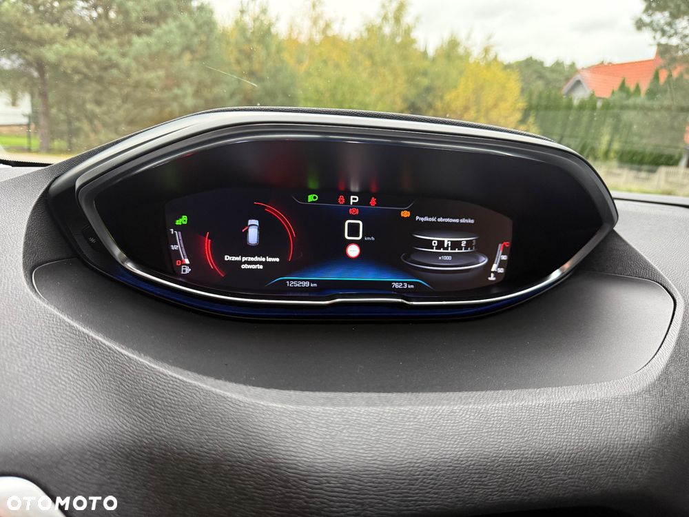 Peugeot 3008 1.2 PureTech Allure S&S EAT8 - 11