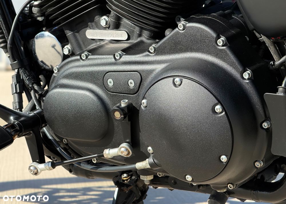 Harley-Davidson Sportster Iron 1200 - 36
