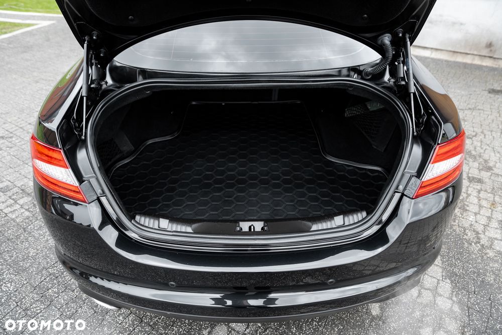 Jaguar XF 2.0 T Prestige - 21