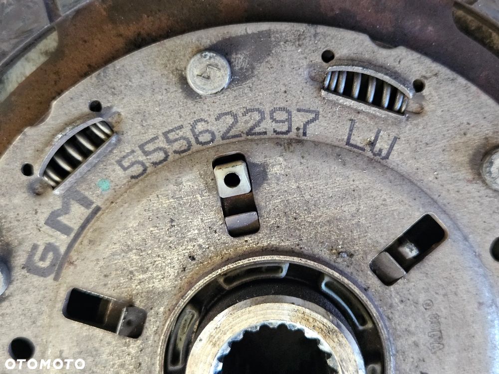 Opel Astra J 4 Zafita  Meriva 1.7 CDTI koło zamachowe dwumasowe sprzęgło 55562297 - 2