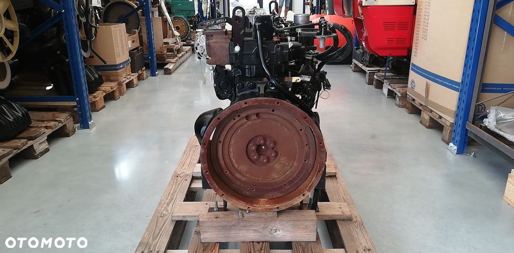 SILNIK KOMATSU YANMAR 4D98E 48,9kW/2400rpm 3,318L 12900 netto - 5