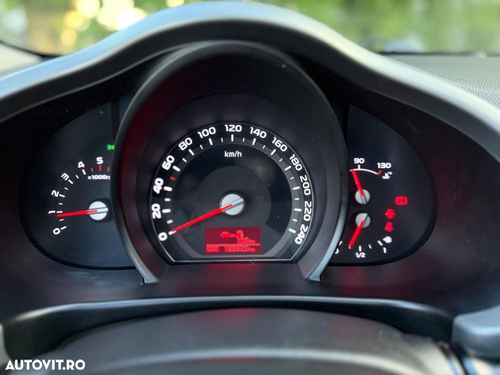 Kia Sportage 1.7 DSL MT 4x2 PREMIUM - 24