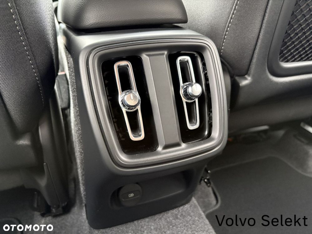 Volvo XC 40 2024