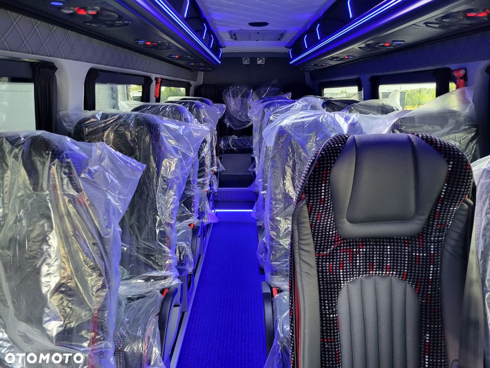 Mercedes-Benz Sprinter 519 CDI 24 miejsca + 4 stojące NOWY - 12