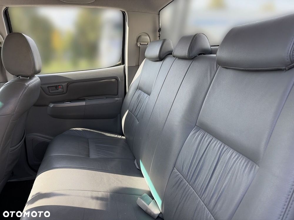 Toyota Hilux 3.0 D-4D SR5 - 13