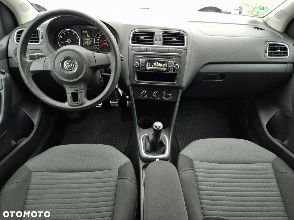 Volkswagen Polo 1.4 Comfortline - 24