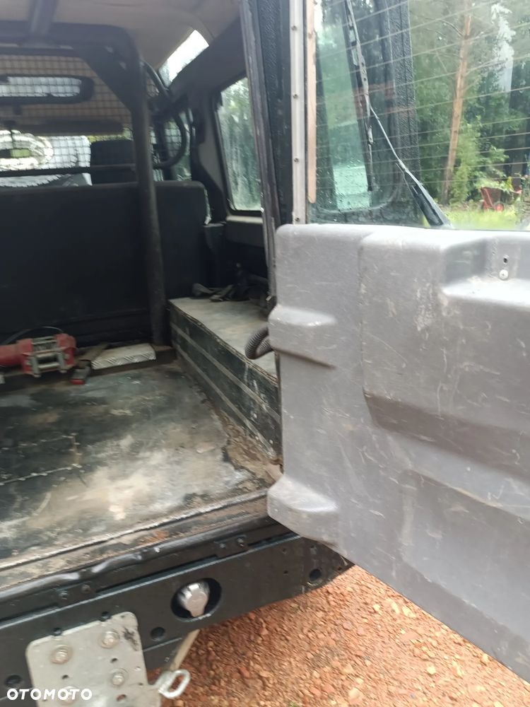 Land Rover Defender - 15