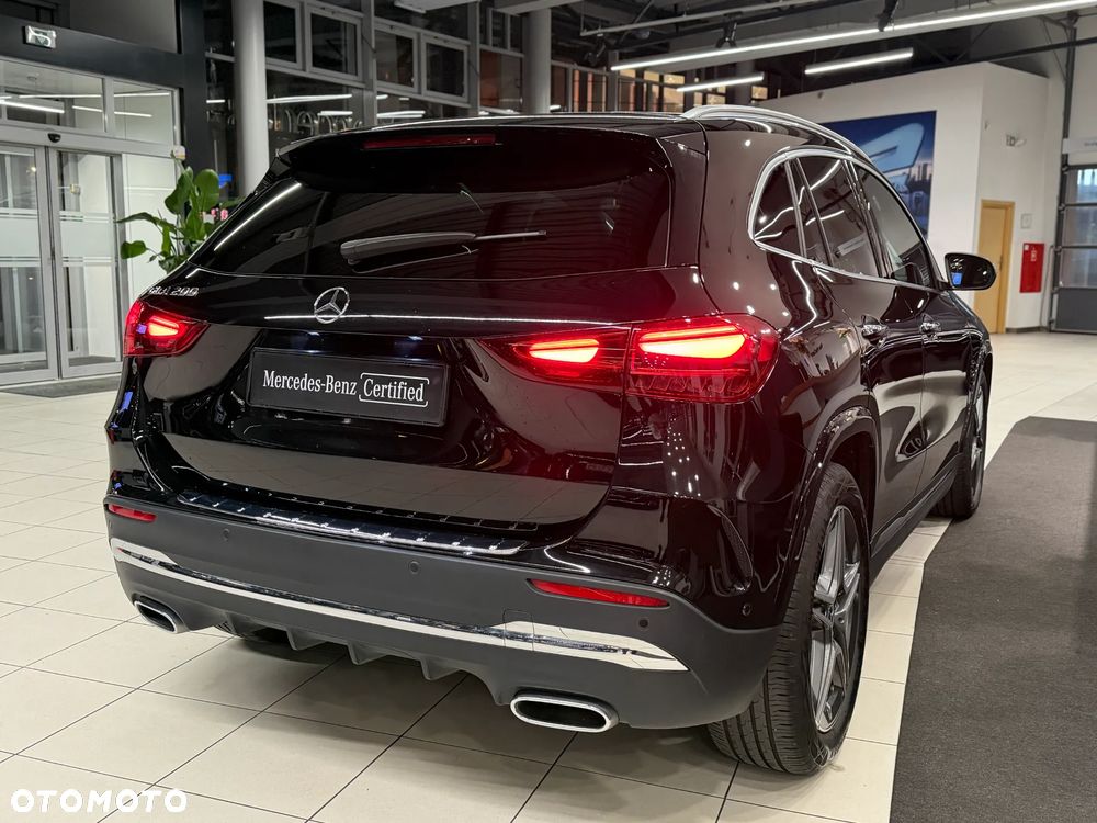 Mercedes-Benz GLA 200 AMG Line - 8