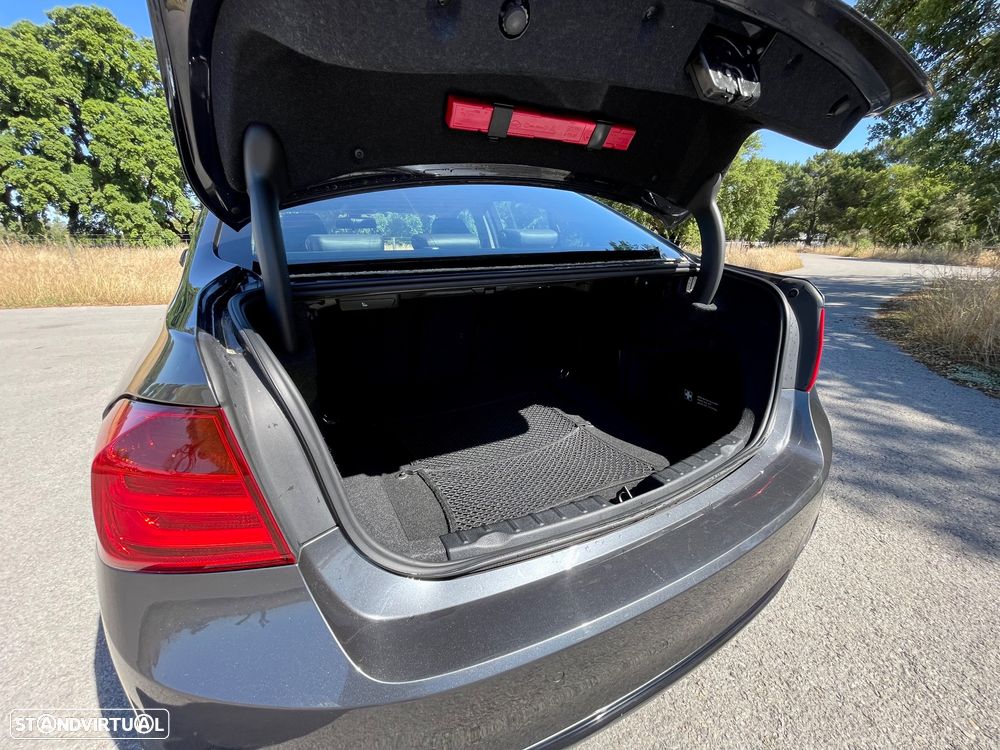 BMW 325 d Line Sport Auto - 28