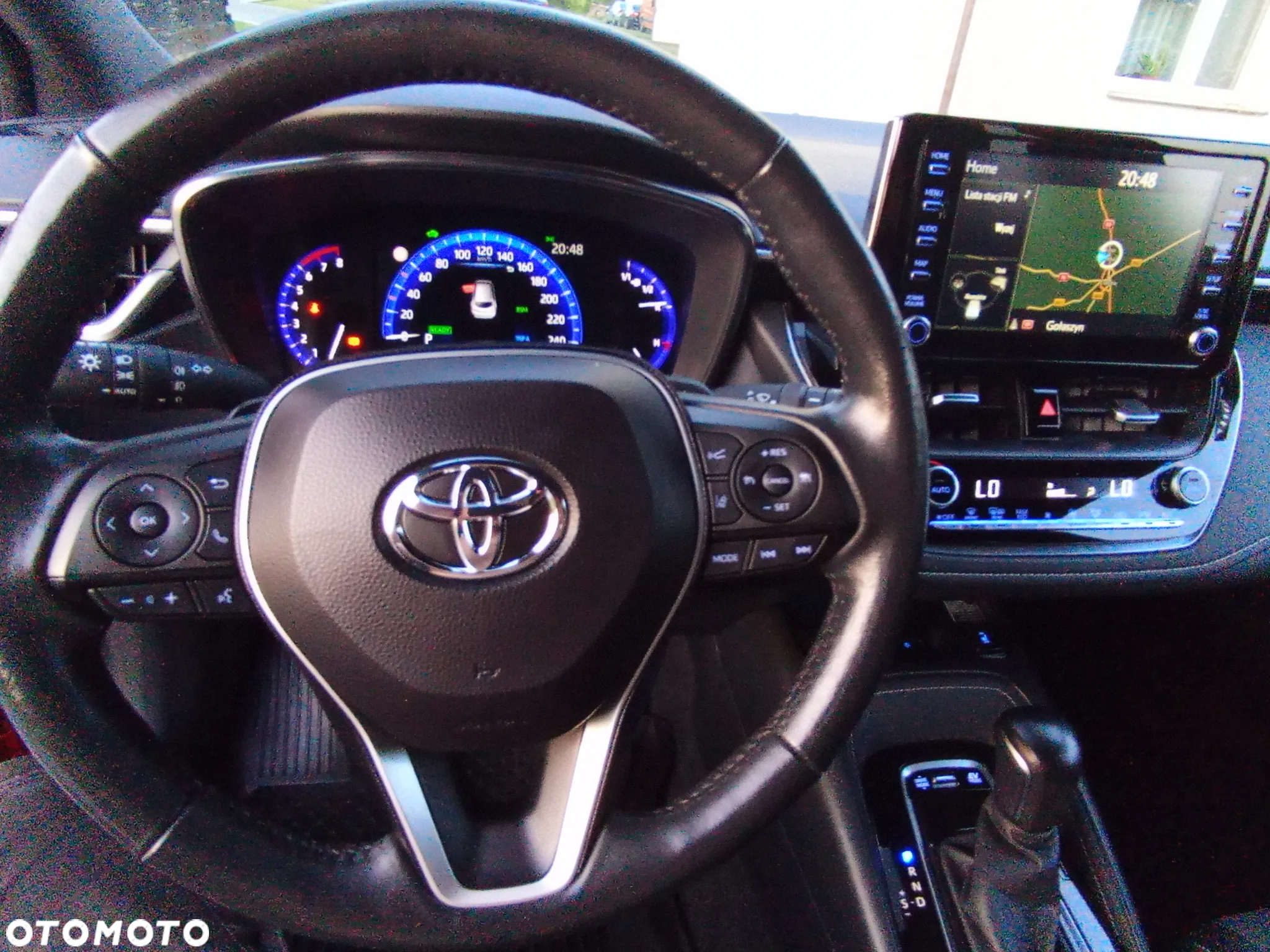 Toyota Corolla 2.0 Hybrid Executive - 12