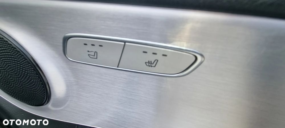 Mercedes-Benz Klasa C C-Klasse Cabrio Diesel AMG Line - 28