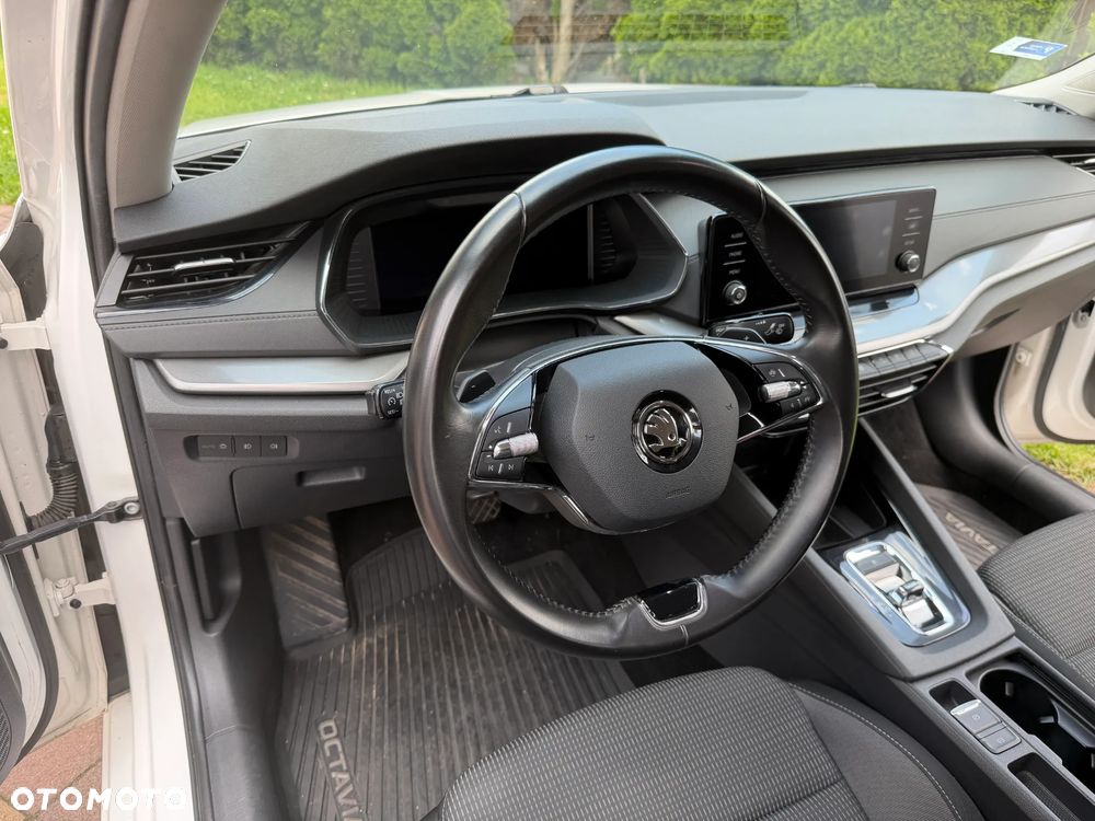 Skoda Octavia 2.0 TDI SCR Style DSG - 7
