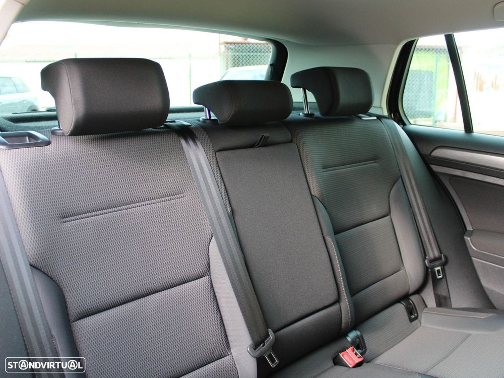 VW Golf 1.0 TSI Confortline DSG - 43