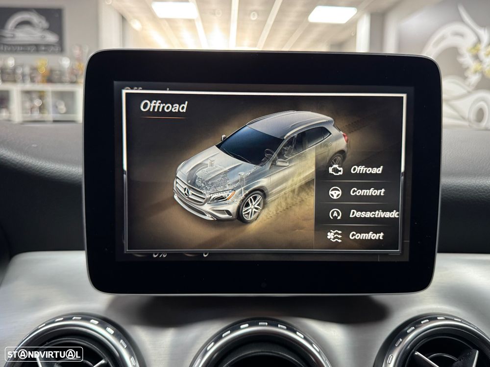 Mercedes-Benz GLA 200 d 4Matic 7G-DCT AMG Line - 37