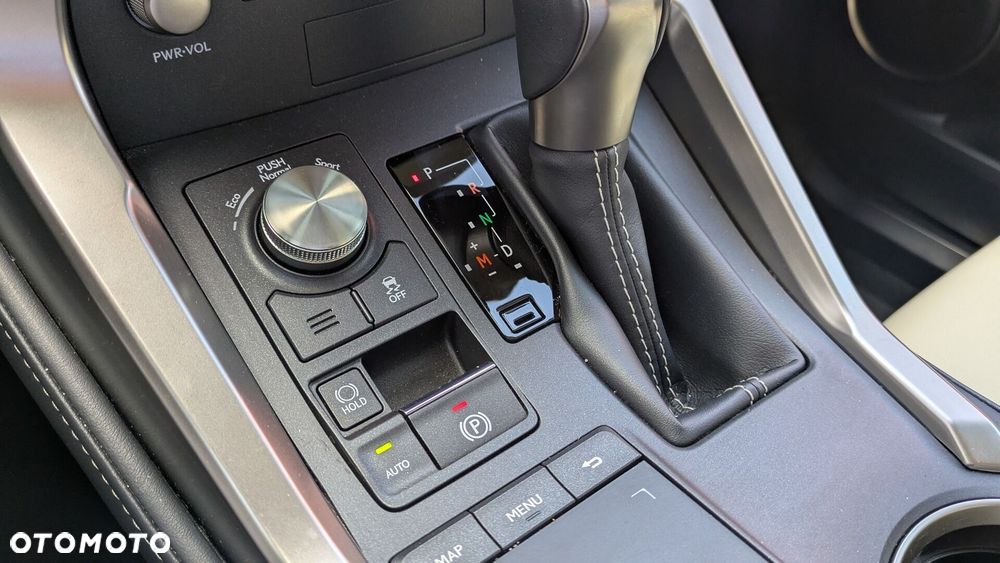 Lexus NX 300 F Impression AWD - 17