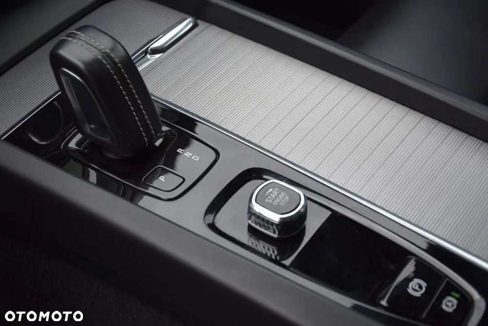 Volvo XC 60 B4 D Geartronic RDesign - 20