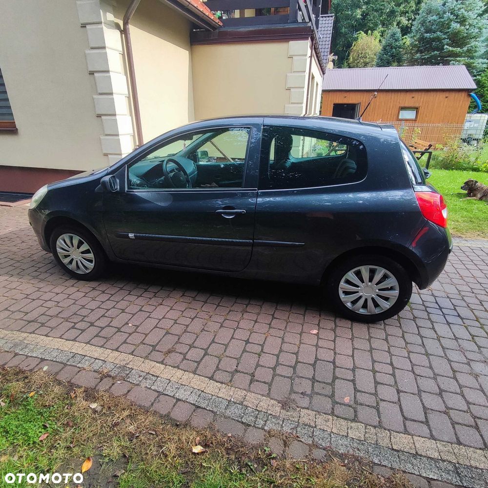 Renault Clio - 6