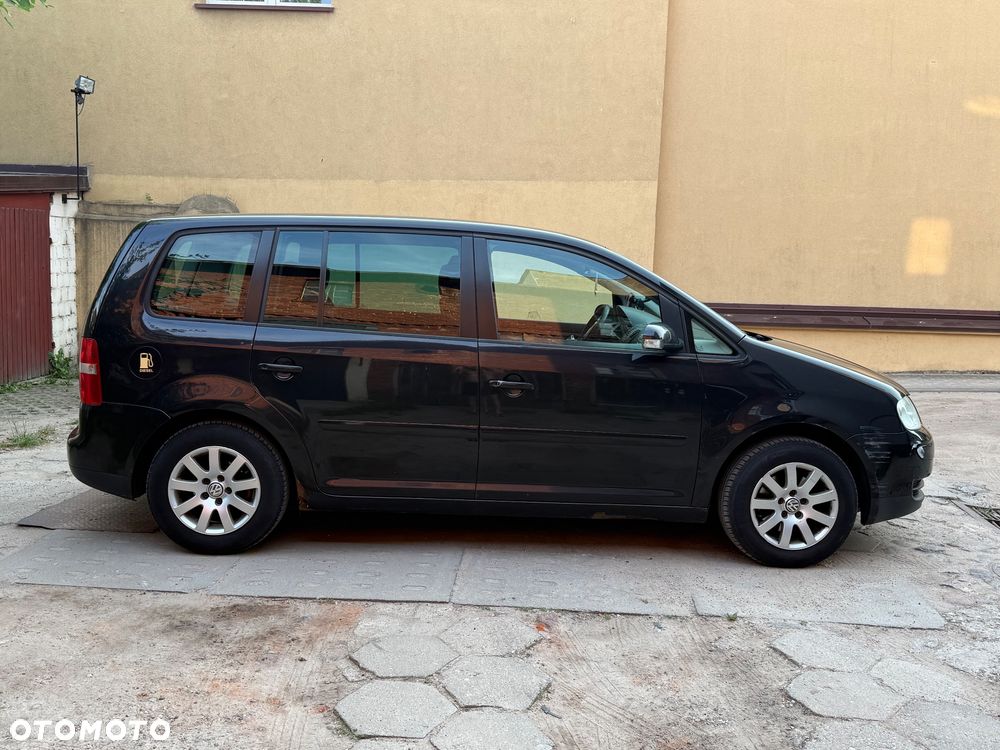 Volkswagen Touran 1.9 TDI Conceptline - 12