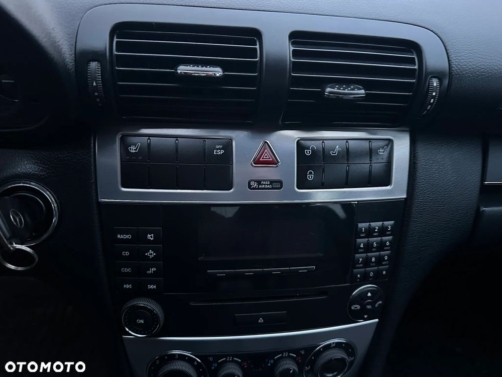 Mercedes-Benz Klasa C 180 T Kompressor Avantgarde - 17