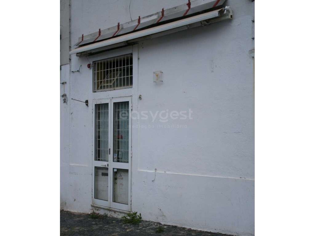 Empreendimento de 8 frações para requalificação - Grande imagem: 2/27