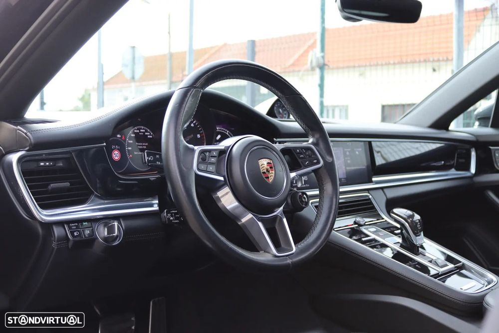 Porsche Panamera - 18