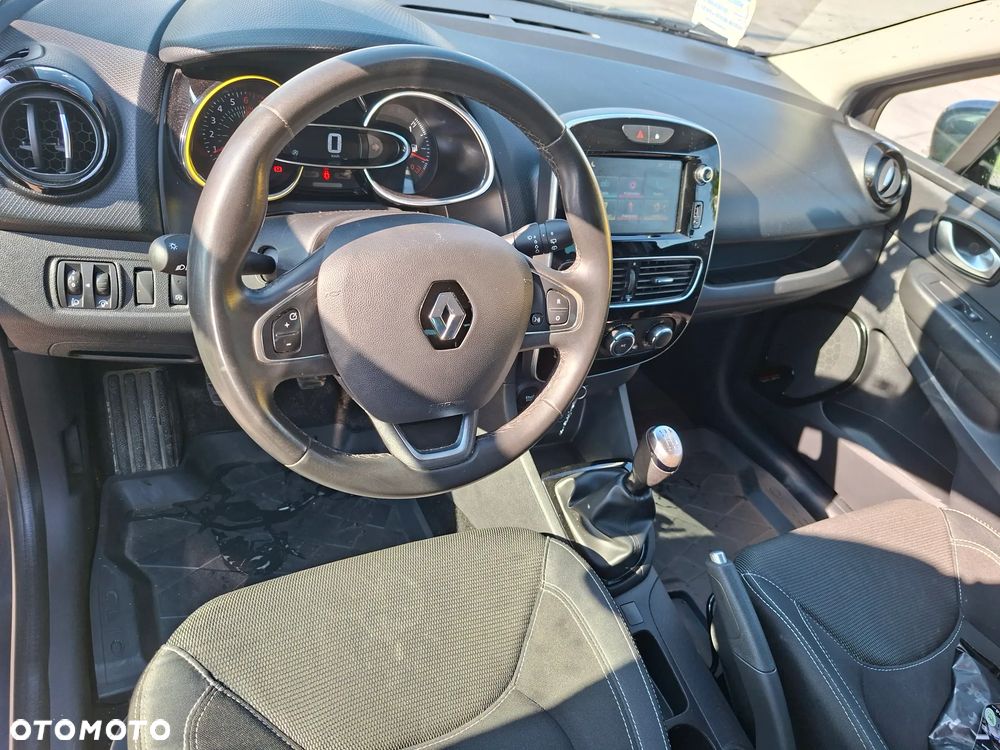 Renault Clio - 6