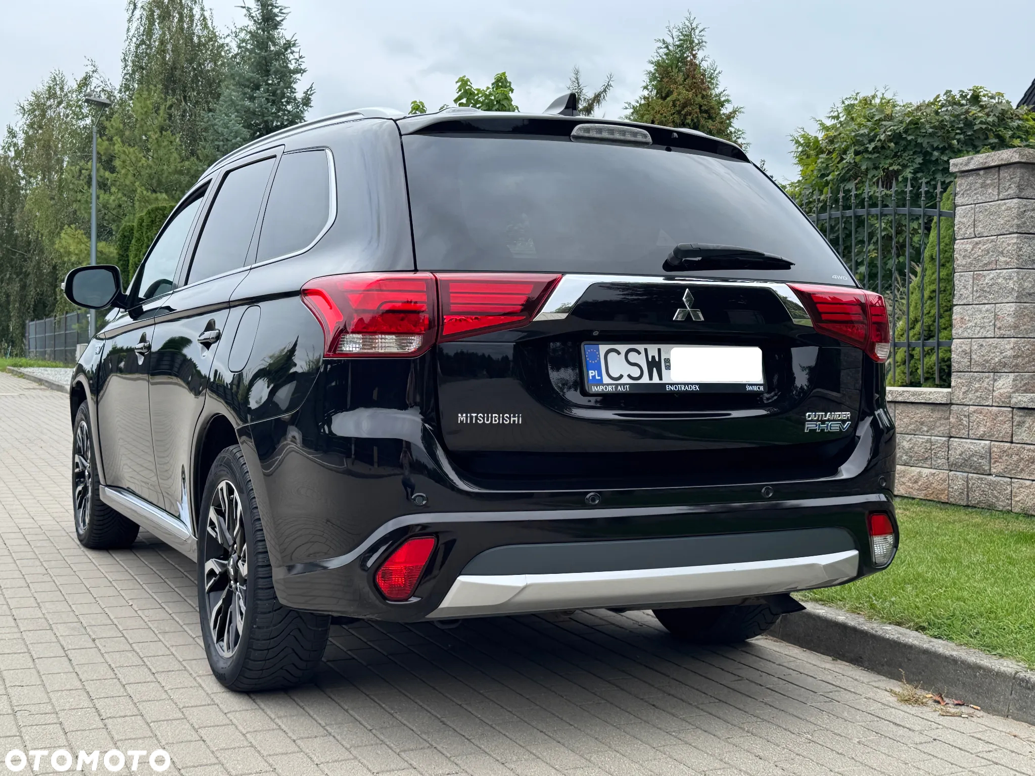 Mitsubishi Outlander PHEV Instyle NAVI + - 3